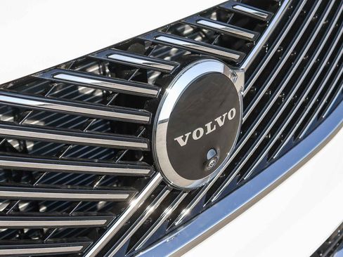 New 2026 Volvo XC90 B6 Plus w/ Protection Package Premier image 16