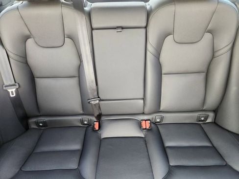 Certified 2025 Volvo XC60 B5 Plus AWD/4WD image 16
