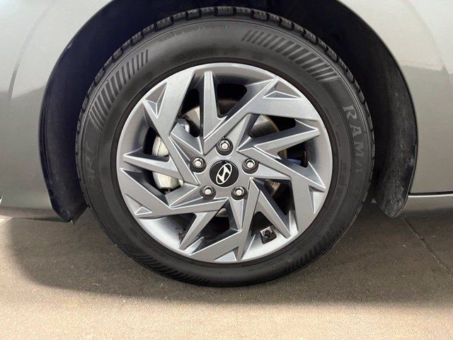 Used 2024 Hyundai Elantra SEL FWD image 28