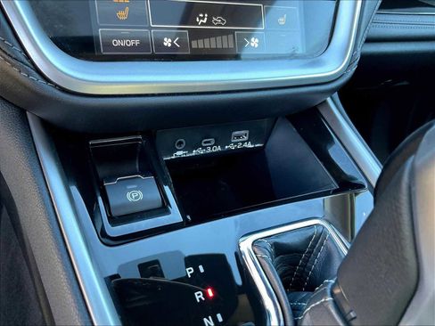 Used 2025 Subaru Outback Limited image 26