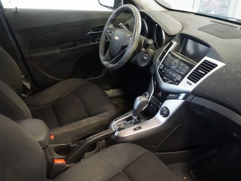 Used 2016 Chevrolet Cruze LT image 18