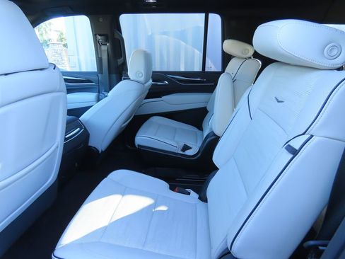 Used 2021 Cadillac Escalade ESV Sport w/ Driver Assist Tech Package image 9