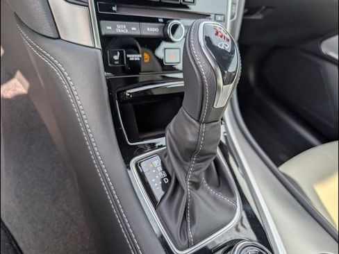 Used 2022 INFINITI Q60 3.0t Luxe w/ Essential Package RWD image 17