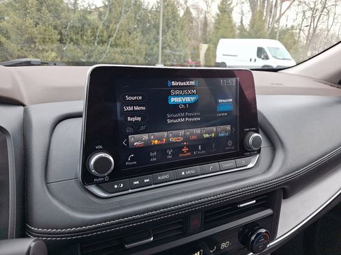 Used 2023 Nissan Rogue SV image 28