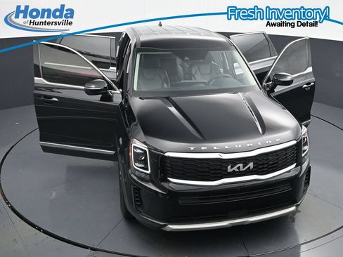 Used 2022 Kia Telluride LX FWD image 35