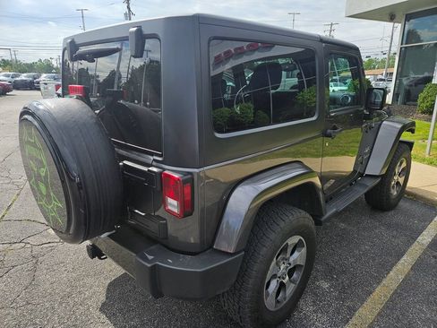 Used 2017 Jeep Wrangler Sahara w/ Connectivity Group AWD/4WD image 7