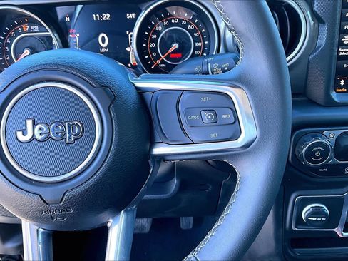 Used 2023 Jeep Gladiator Overland image 27