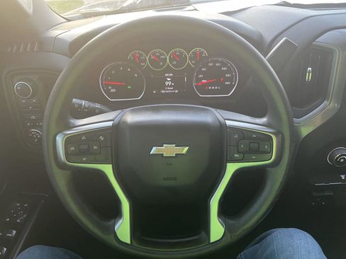 Used 2022 Chevrolet Silverado 2500 Custom w/ Custom Value Package image 18