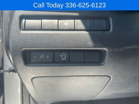 Used 2023 Nissan Rogue SV FWD image 17
