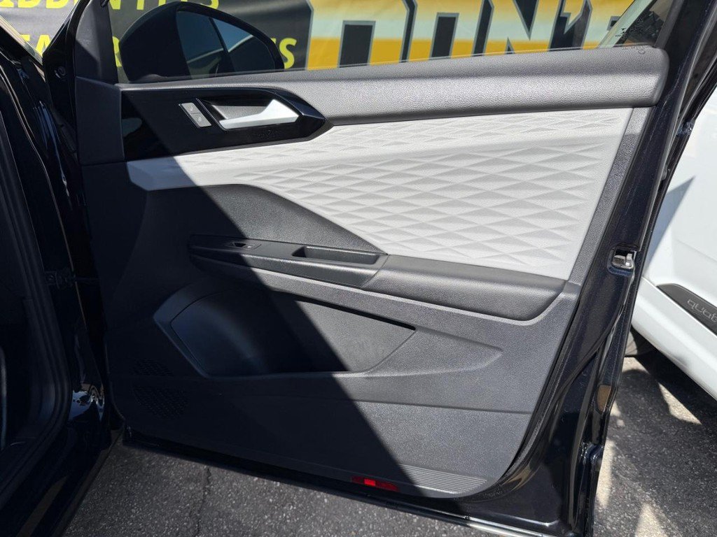 Used 2022 Volkswagen Taos S FWD image 19