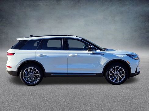 New 2026 Lincoln Corsair Premiere image 8