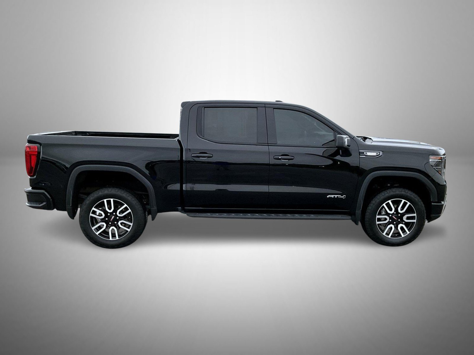 Certified 2024 GMC Sierra 1500 AT4 w/ Technology Package AWD/4WD image 4