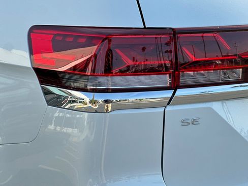 New 2026 Volkswagen Atlas SE FWD image 7