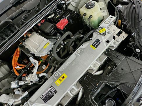 Used 2023 BMW iX xDrive50 w/ Ultimate Package 2 image 32