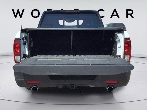 Used 2025 Honda Ridgeline Black Edition image 18