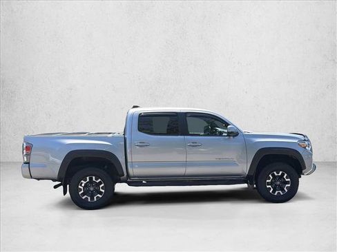Used 2020 Toyota Tacoma TRD Off-Road w/ Technology Package AWD/4WD image 4