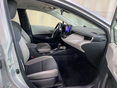 Used 2024 Toyota Corolla LE w/ LE Convenience Package FWD image 11