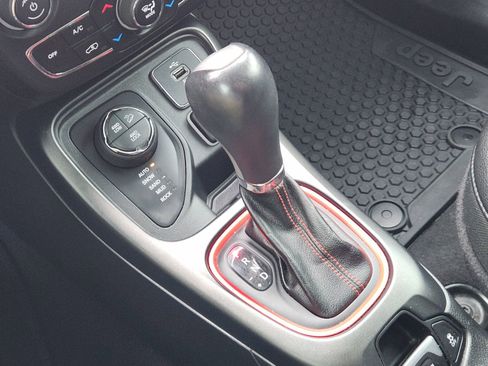 Used 2018 Jeep Compass Trailhawk w/ Leather Interior Group image 20