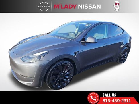 Used 2023 Tesla Model Y Performance image 3