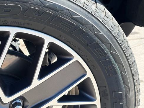 Used 2023 Jeep Wrangler Unlimited Sahara image 9