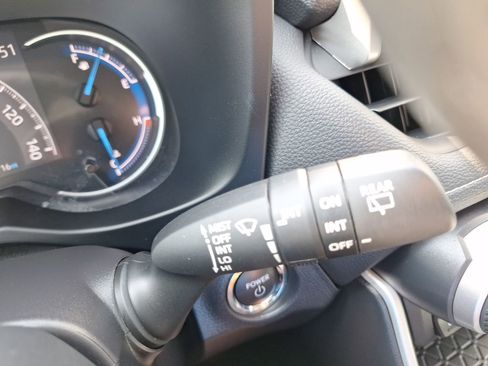 Used 2025 Toyota RAV4 XLE image 24