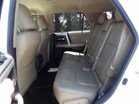 Used 2014 Toyota 4Runner SR5 AWD/4WD image 9