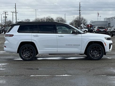 New 2026 Jeep Grand Cherokee L Summit w/ Obsidian Package image 2