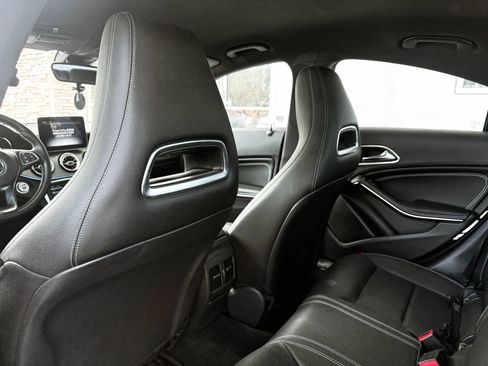 Used 2018 Mercedes-Benz CLA 250 image 24