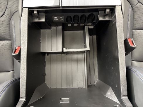 Certified 2025 Toyota Sequoia Platinum image 36