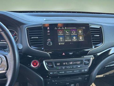 Used 2020 Honda Pilot Touring image 10