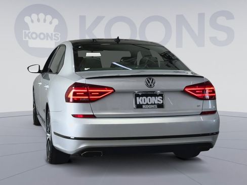 Used 2018 Volkswagen Passat 3.6 FWD image 10