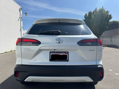 Used 2023 Toyota Corolla Cross XLE w/ Convenience Package image 4