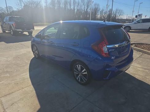 Used 2017 Honda Fit EX image 3