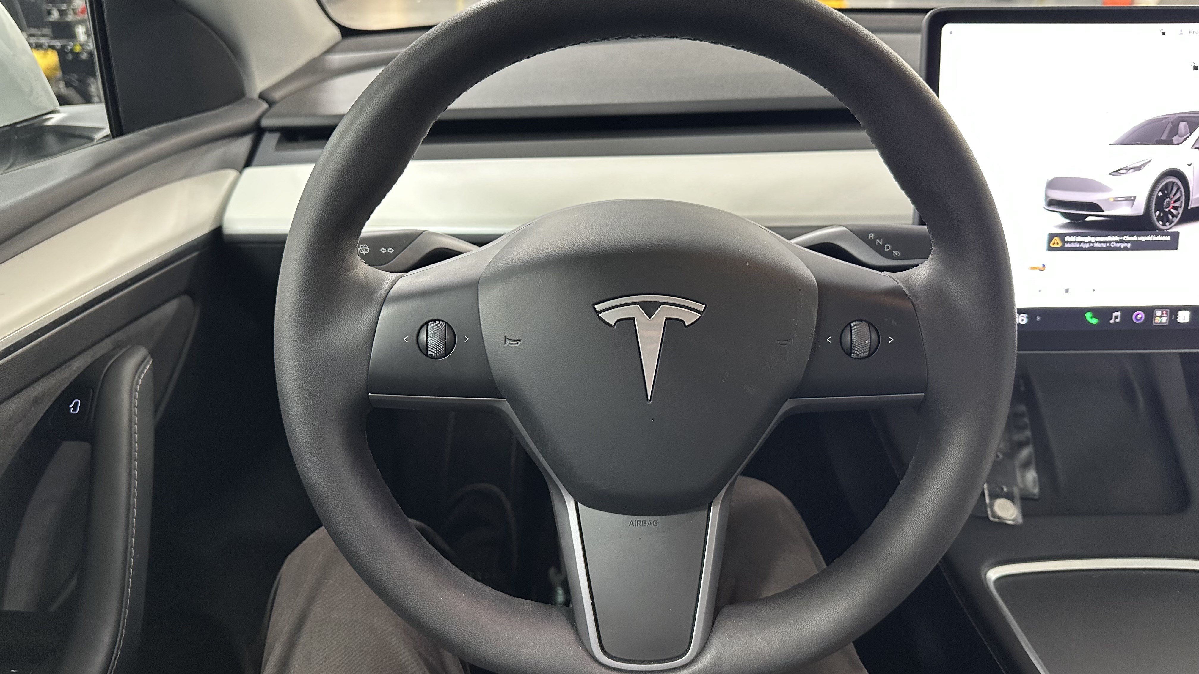 Used 2025 Tesla Model Y Performance AWD/4WD image 19