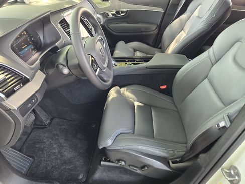 Used 2025 Volvo XC90 T8 Ultra w/ Lounge Package image 15