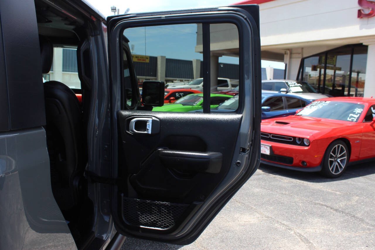 Used 2020 Jeep Gladiator Rubicon w/ LED Lighting Group AWD/4WD image 12