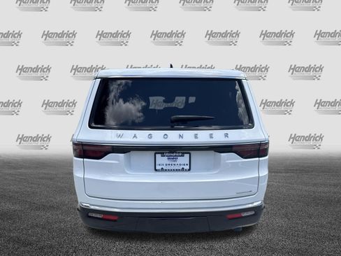 Used 2024 Jeep Wagoneer Series II w/ Flexible Seating Group RWD image 8