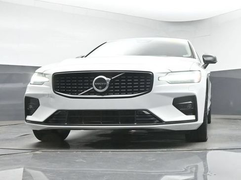 Used 2025 Volvo S60 B5 Plus FWD image 12