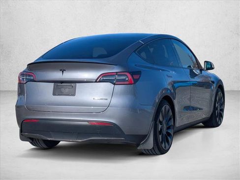 Used 2024 Tesla Model Y Performance image 5
