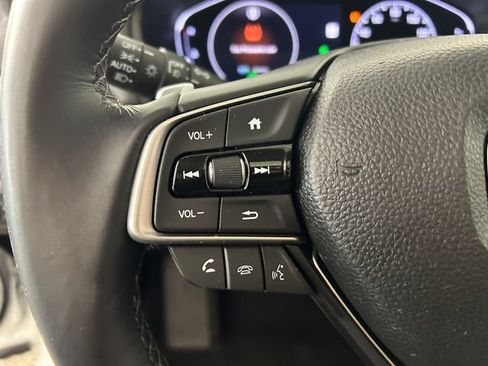 Used 2018 Honda Accord Touring image 16