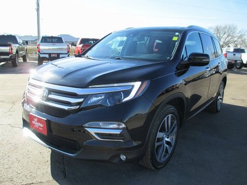 Used 2018 Honda Pilot Touring image 9