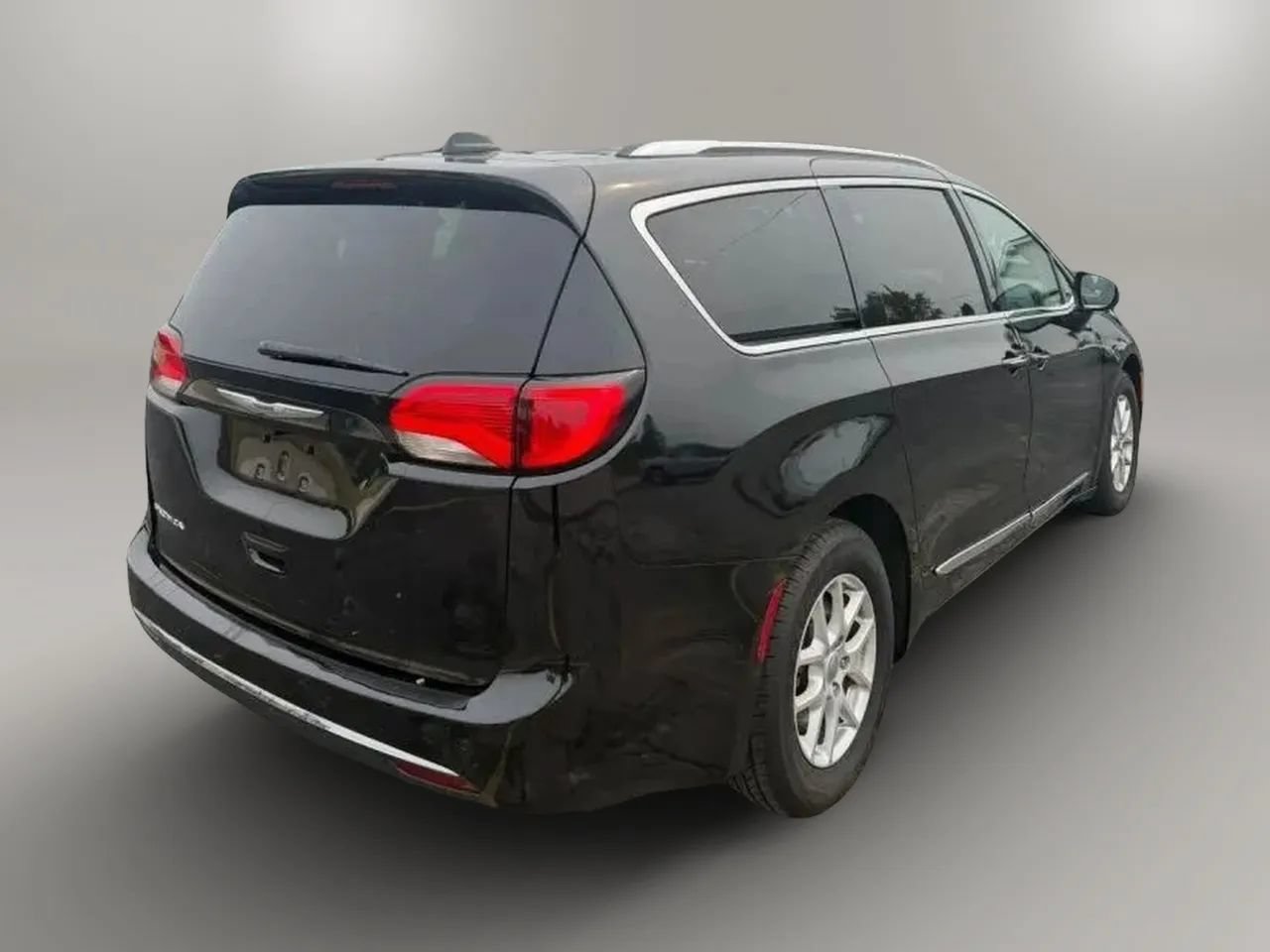 Used 2020 Chrysler Pacifica Touring-L FWD image 7
