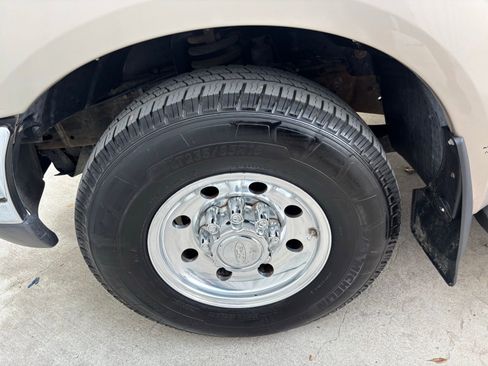 Used 1999 Ford F250 XL image 10