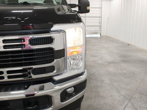 Used 2024 Ford F250 XLT image 13