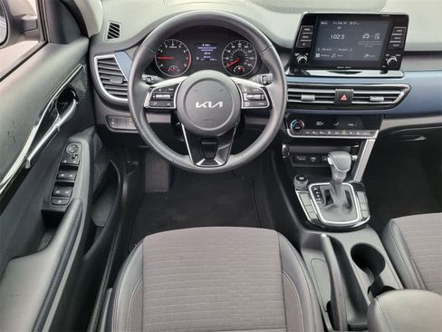 Used 2023 Kia Seltos S image 14