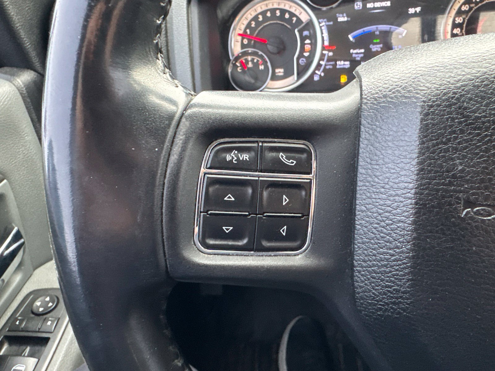 Used 2016 RAM 1500 Classic SLT AWD/4WD image 19