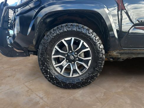 Used 2023 Toyota Tacoma TRD Sport w/ Black Out Package (TMS) image 26