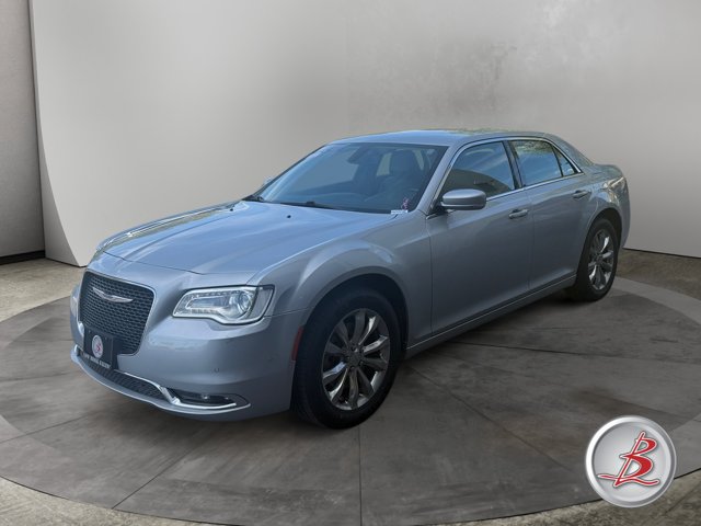 Used 2021 Chrysler 300 Touring L AWD/4WD image 3