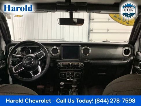 Used 2022 Jeep Gladiator Overland image 12