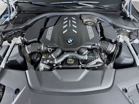 Certified 2022 BMW 750i xDrive image 32